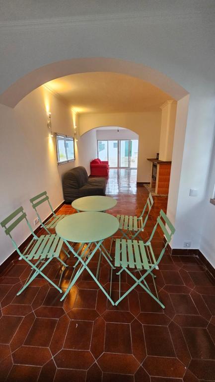 Área de refeições da CARCAROOMS Guest House
